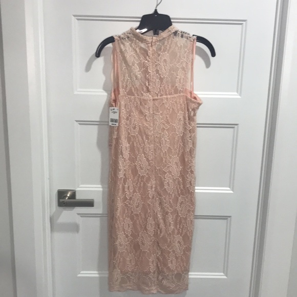 Lace Sleeveless Dress - Picture 4 of 5